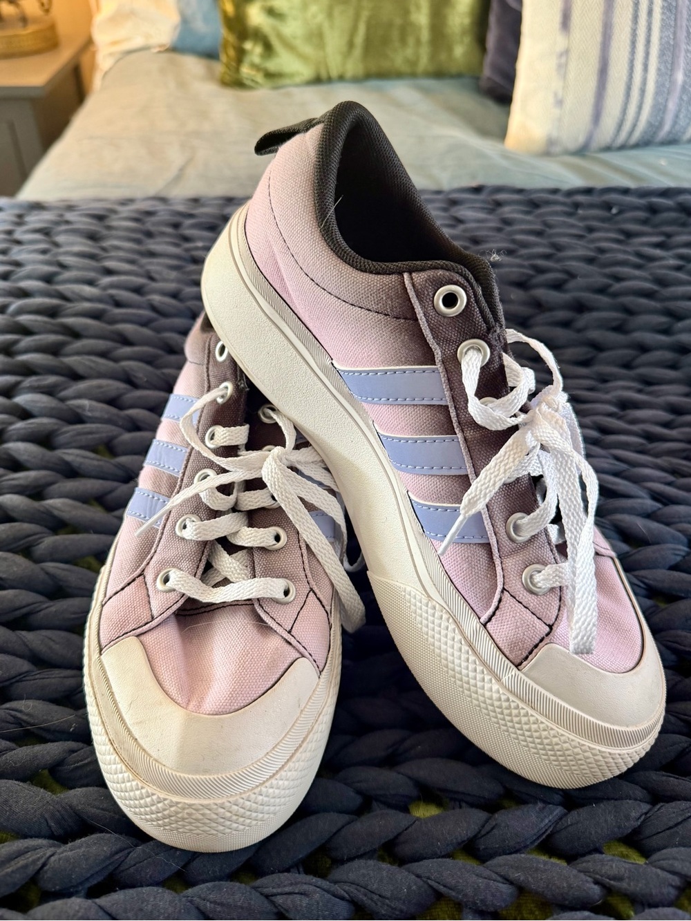 Adidas Pink/lilac/Light Blue hombre Canvas platform Sneakers sz 6